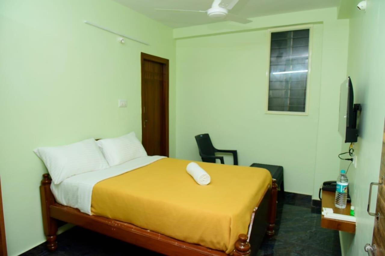 Lotus Inn Bangalore Exterior photo